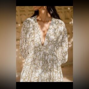 Lantern sleeve dress